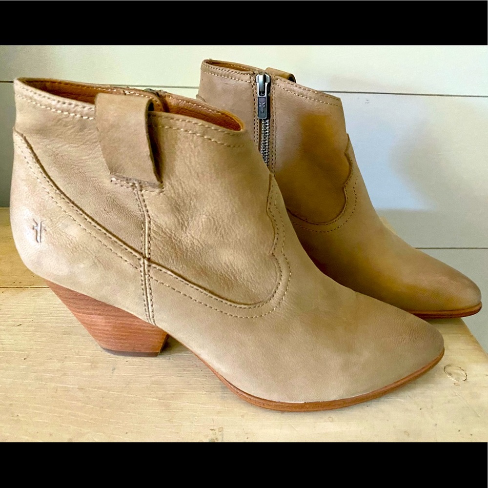 Frye 3479258-Ash 8M Booties